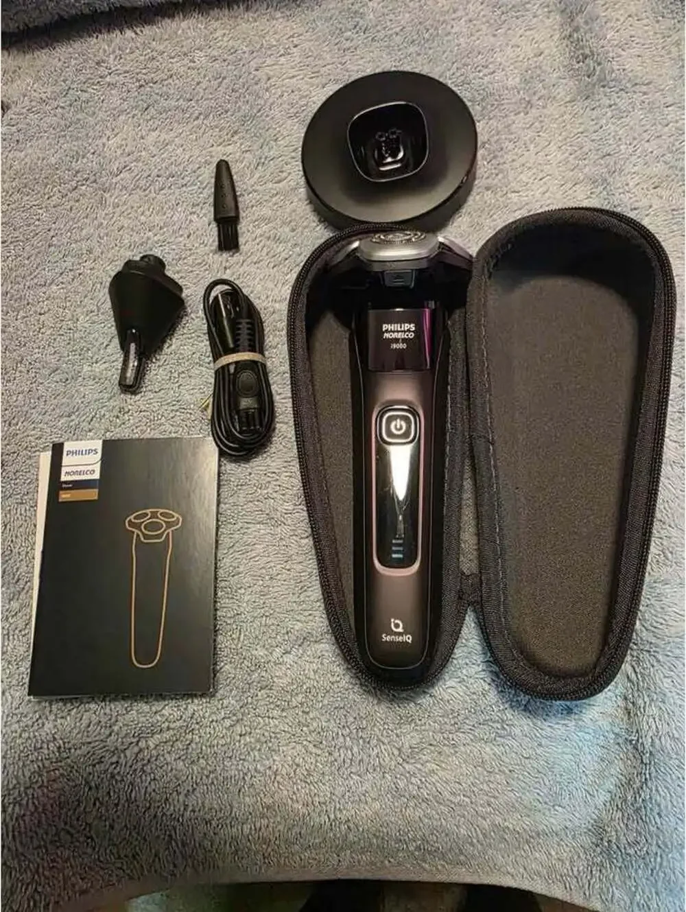 Philips Norelco i9000 Electric Shaver